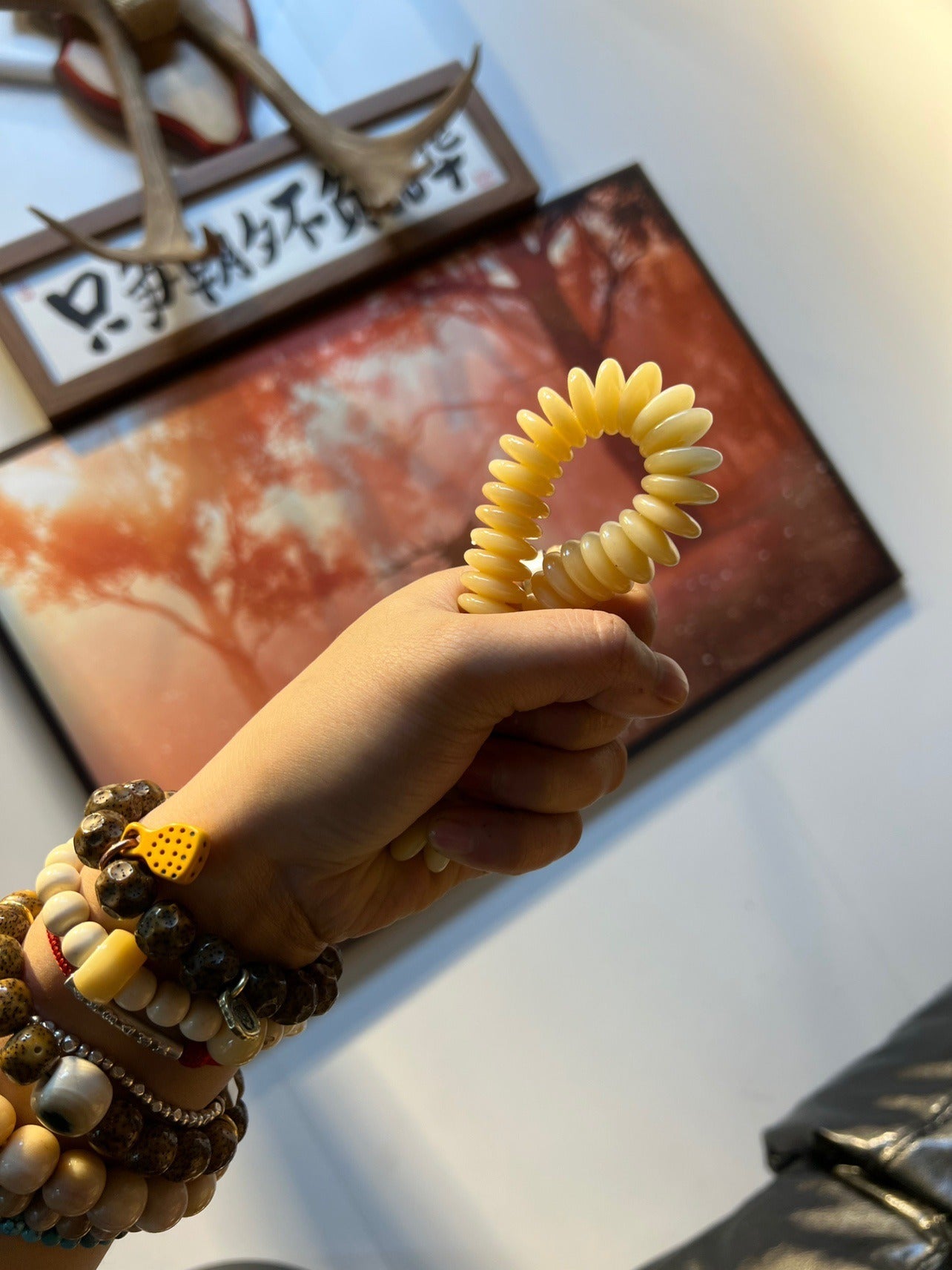 Creamy Yellow Large Camel Bone Flake Bracelet(15mm*5mm)