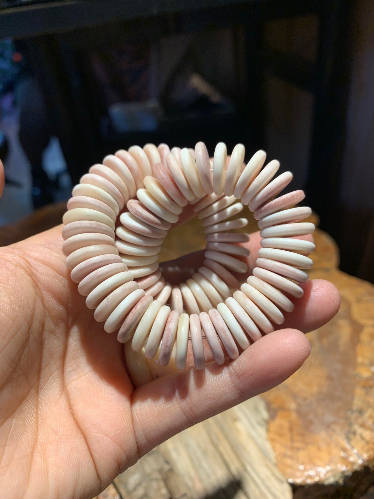 Pinkish White Camel Bone Flake Bracelet(14mm*3mm)