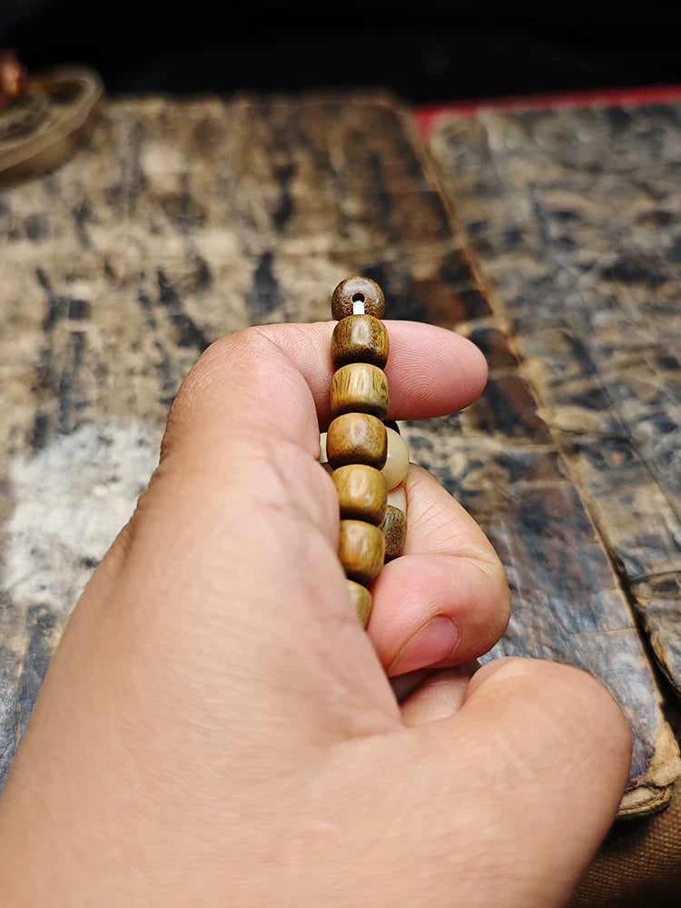 8mm Green Sandalwood Beads Wrist Meditation Bracelet
