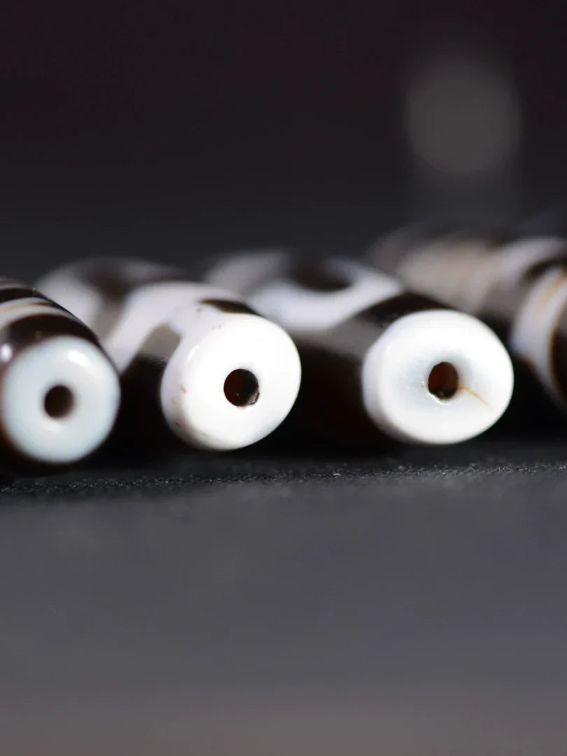 Black and White Dzi Bead Pendant Agate, Length 38mm and Width 13mm, Totem Random