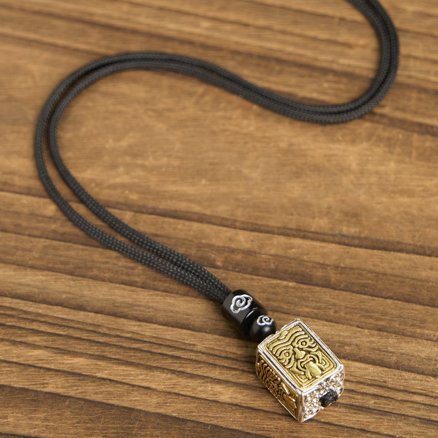Wear FengShui Tibetan Zakiram Goddess Of Wealth Protection Rope Square Necklace Pendant