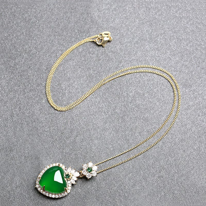 Wear FengShui Green Chalcedony Love Heart Design Strength Necklace Pendant