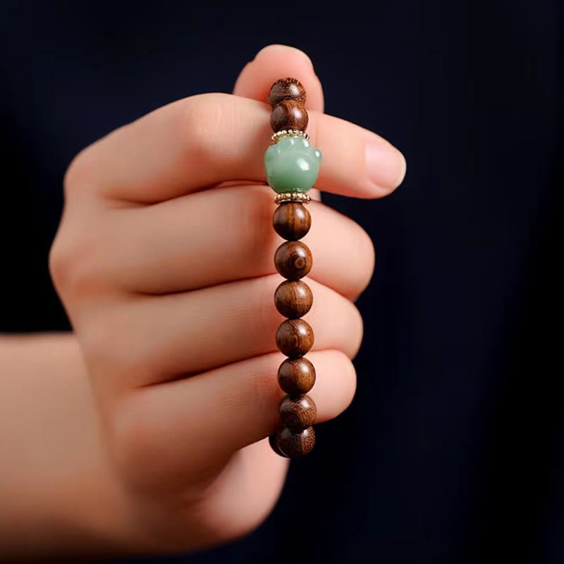 Wear FengShui Sandalwood Lovely Cat Paw Protection Bracelet