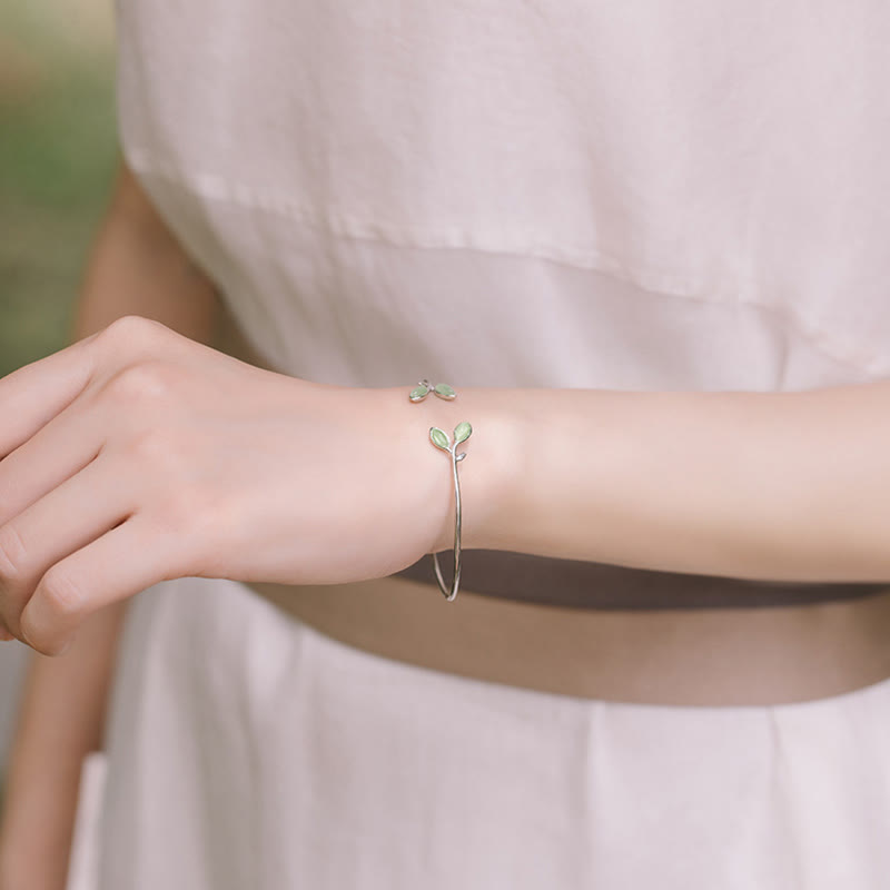 Wear FengShui Leaf Pattern Cat Eye Support Cuff Bracelet Bangle