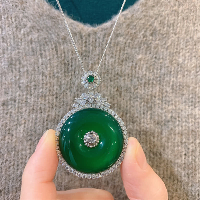 Wear FengShui Green Chalcedony Round Peace Buckle Strength Necklace Pendant