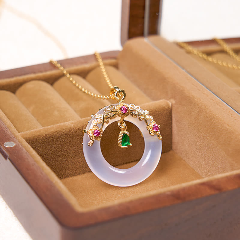 Wear FengShui Green Chalcedony Peace Buckle Design Strength Necklace Pendant