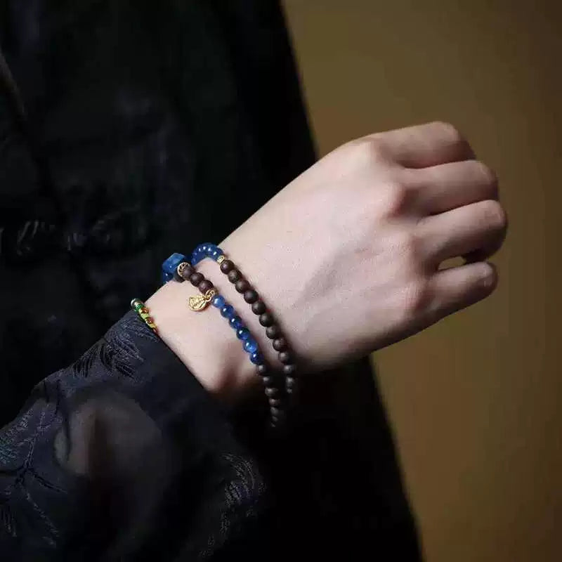 Natural Kyara Agarwood Micro Bead Bracelet with Blue Kyanite Crystal – Double Wrap (4mm Beads)