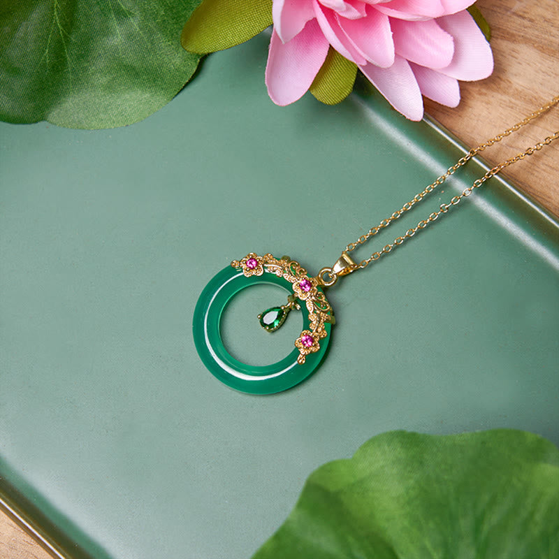 Wear FengShui Green Chalcedony Peace Buckle Design Strength Necklace Pendant