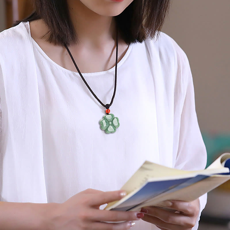 Wear FengShui Natural Lucky Four Leaf Clover Jade Prosperity Necklace Pendant