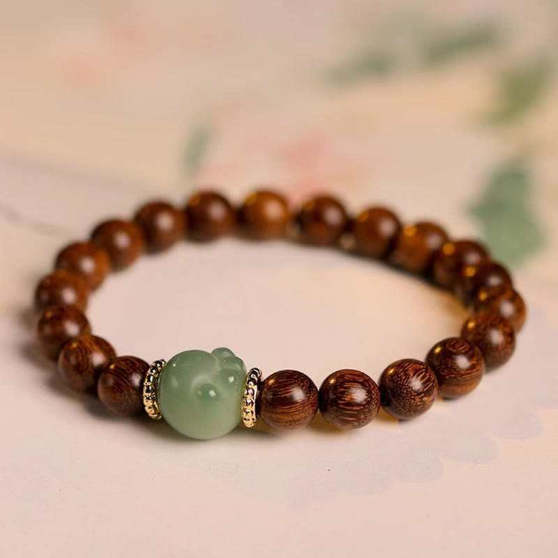 Wear FengShui Sandalwood Lovely Cat Paw Protection Bracelet