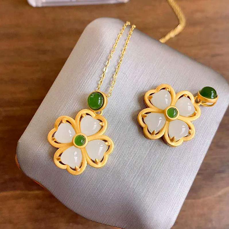 Wear FengShui 925 Sterling Silver Lucky Four Leaf Clover Jade Prosperity Necklace Chain Pendant